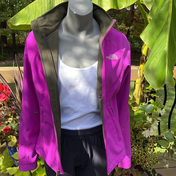 North Face Jacket - Picture 7 of 15